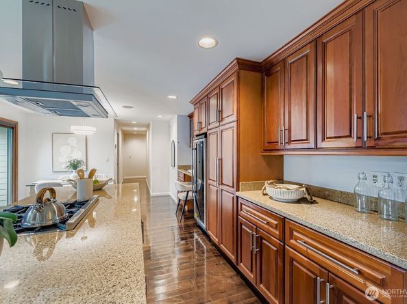 1733 172nd Place NE, Bellevue WA 98008