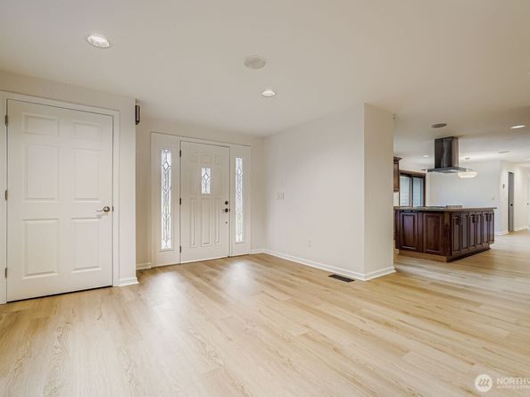 1733 172nd Place NE, Bellevue WA 98008