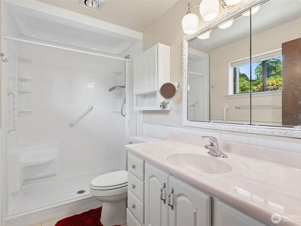4233 S 252nd Place, Kent WA 98032