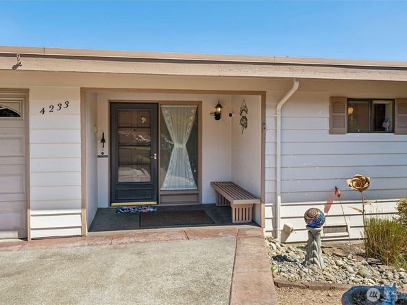 4233 S 252nd Place, Kent WA 98032