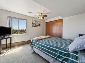 4233 S 252nd Place, Kent WA 98032