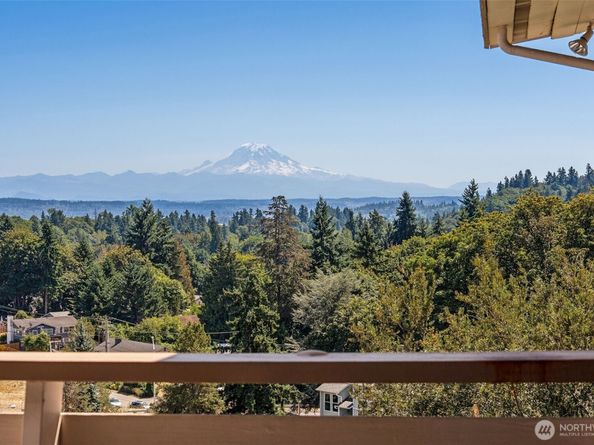 4233 S 252nd Place, Kent WA 98032