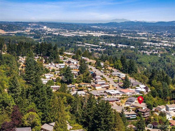 4233 S 252nd Place, Kent WA 98032