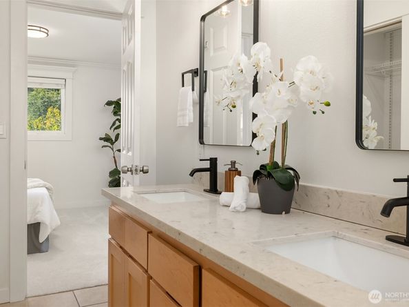 12828 110th Avenue NE, Kirkland WA 98034