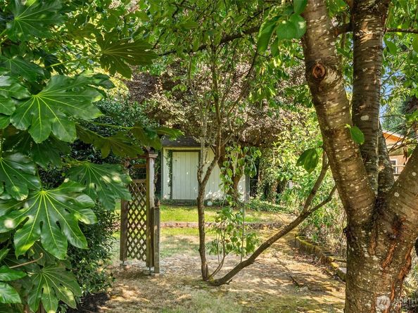 12828 110th Avenue NE, Kirkland WA 98034