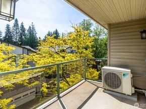 6831 NE 170th Street 306, Kenmore WA 98028