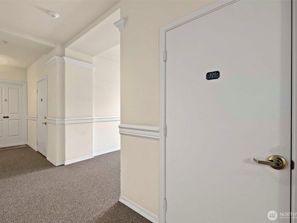 6831 NE 170th Street 306, Kenmore WA 98028