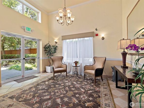 6831 NE 170th Street 306, Kenmore WA 98028