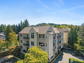 6831 NE 170th Street 306, Kenmore WA 98028