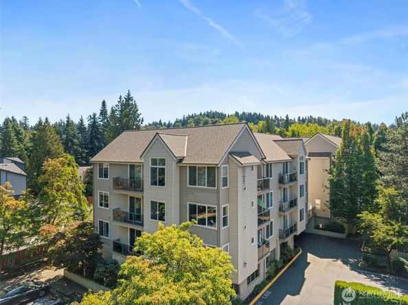 6831 NE 170th Street 306, Kenmore WA 98028