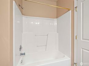 6831 NE 170th Street 306, Kenmore WA 98028