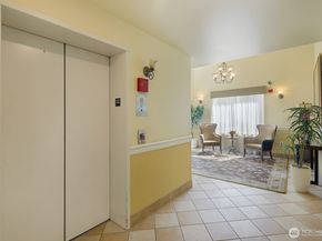 6831 NE 170th Street 306, Kenmore WA 98028