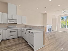 6831 NE 170th Street 306, Kenmore WA 98028