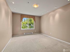 6831 NE 170th Street 306, Kenmore WA 98028