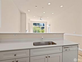 6831 NE 170th Street 306, Kenmore WA 98028
