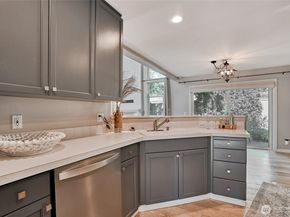 4818 NE 5th Court, Renton WA 98059