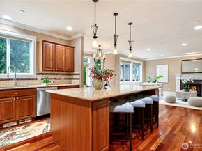 15025 SE 43rd Street, Bellevue WA 98006