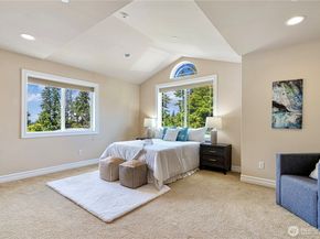 15025 SE 43rd Street, Bellevue WA 98006