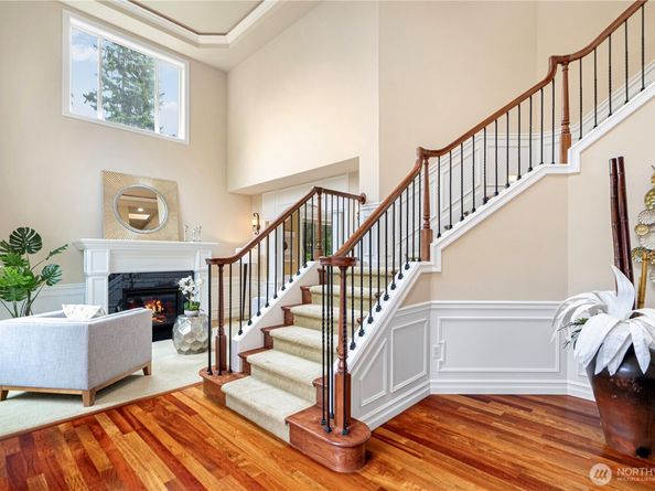 15025 SE 43rd Street, Bellevue WA 98006