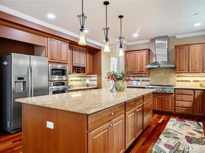 15025 SE 43rd Street, Bellevue WA 98006