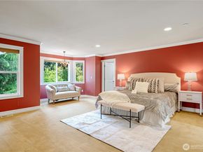 15025 SE 43rd Street, Bellevue WA 98006
