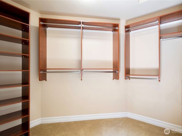 15025 SE 43rd Street, Bellevue WA 98006