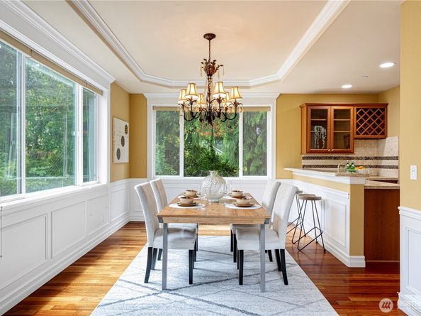 15025 SE 43rd Street, Bellevue WA 98006