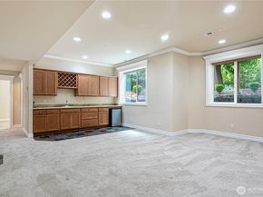 15025 SE 43rd Street, Bellevue WA 98006