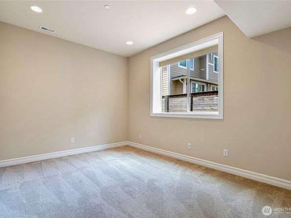 15025 SE 43rd Street, Bellevue WA 98006
