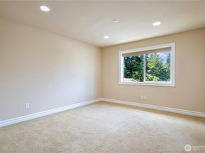 15025 SE 43rd Street, Bellevue WA 98006