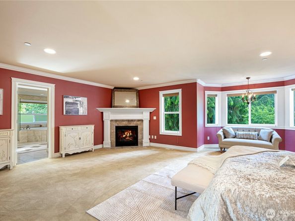 15025 SE 43rd Street, Bellevue WA 98006