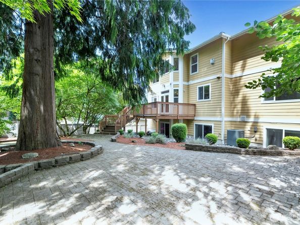 15025 SE 43rd Street, Bellevue WA 98006