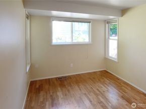 14421 118th Avenue NE, Kirkland WA 98034