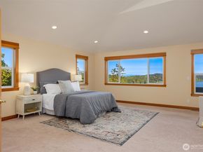 6715 NE Dapple Court, Bainbridge Island WA 98110