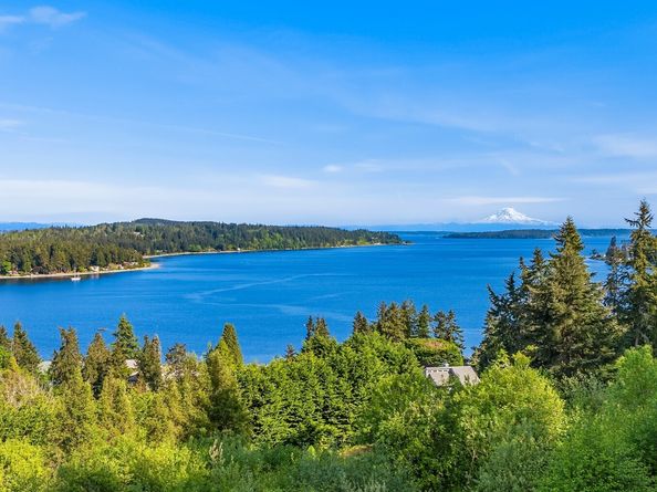 6715 NE Dapple Court, Bainbridge Island WA 98110