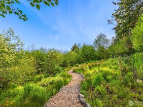 6715 NE Dapple Court, Bainbridge Island WA 98110