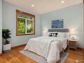 6715 NE Dapple Court, Bainbridge Island WA 98110