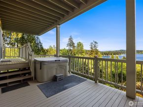6715 NE Dapple Court, Bainbridge Island WA 98110