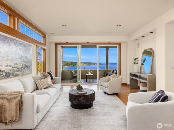 6715 NE Dapple Court, Bainbridge Island WA 98110
