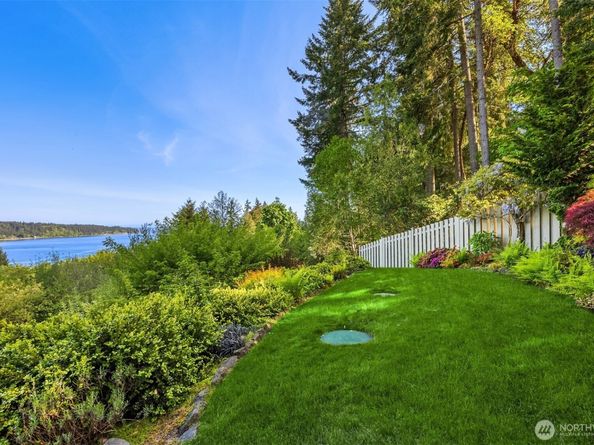 6715 NE Dapple Court, Bainbridge Island WA 98110
