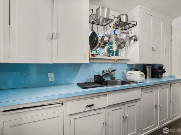12027 10th Avenue S, Seattle WA 98168