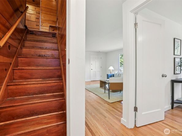 4055 NE 57th Street, Seattle WA 98105