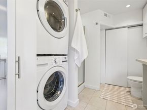 4055 NE 57th Street, Seattle WA 98105