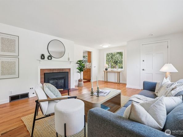 4055 NE 57th Street, Seattle WA 98105