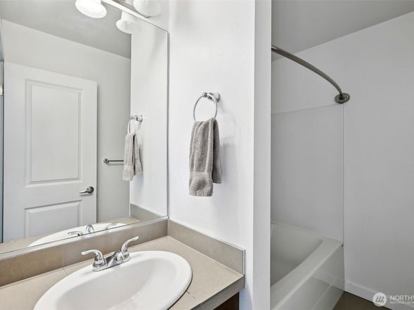 19403 7th Avenue W C1, Lynnwood WA 98036