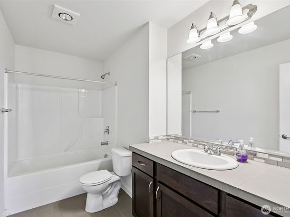 19403 7th Avenue W C1, Lynnwood WA 98036