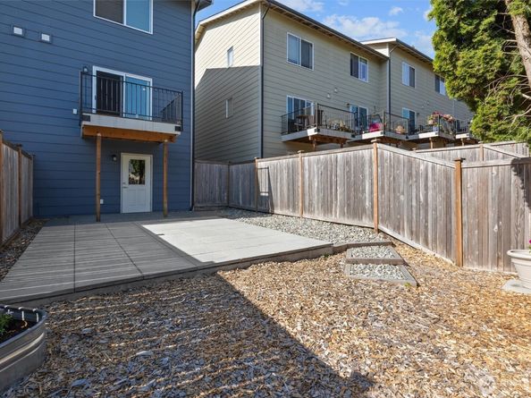 19403 7th Avenue W C1, Lynnwood WA 98036