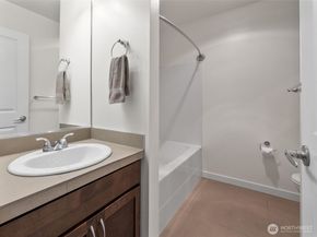 19403 7th Avenue W C1, Lynnwood WA 98036