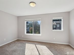 19403 7th Avenue W C1, Lynnwood WA 98036
