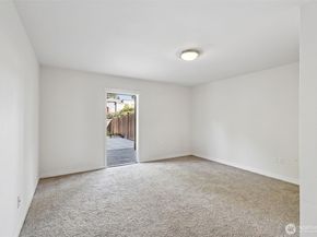 19403 7th Avenue W C1, Lynnwood WA 98036